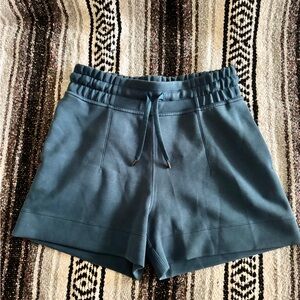 Lululemon Soft Ambitions High Rise Short 4" Blue Sz 6